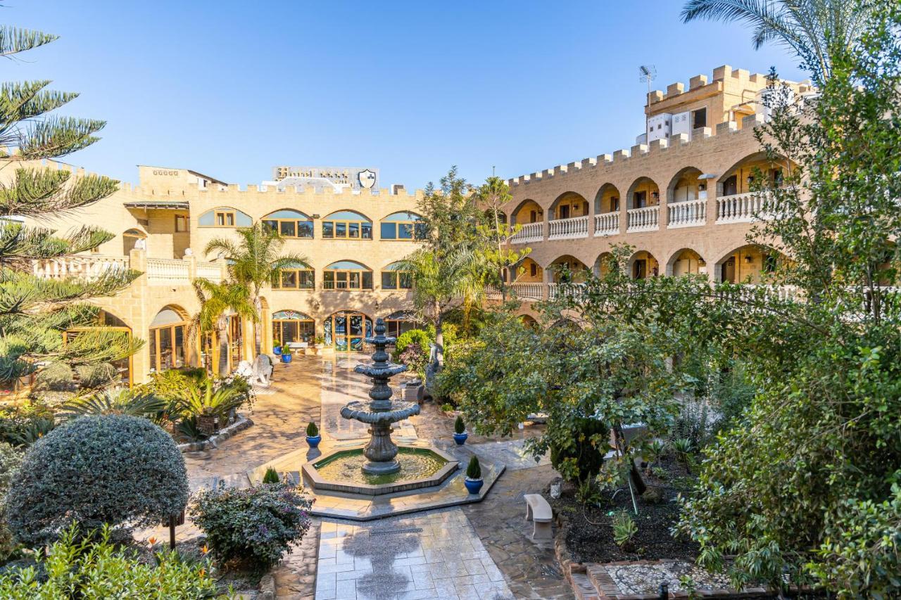 Hotel Plaza Del Castillo Malaga Exterior photo