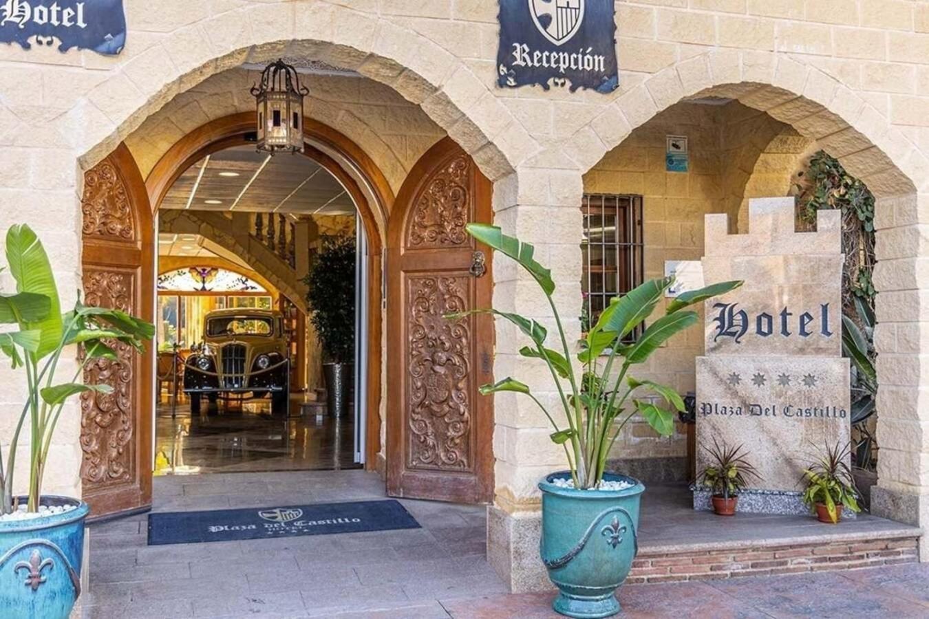 Hotel Plaza Del Castillo Malaga Exterior photo