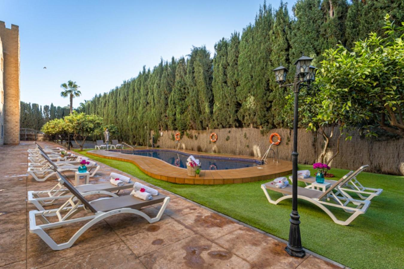 Hotel Plaza Del Castillo Malaga Exterior photo